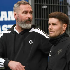 Tim Walter (links) und Fabian Hürzeler beim Derby