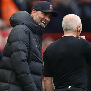 Jürgen Klopp zofft sich mit dem Schiedsrichter