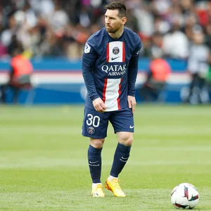 Lionel Messi beim Freistoß