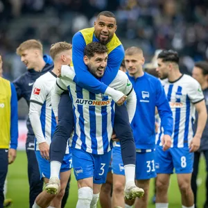 Kevin-Prince Boateng freut sich über einen Sieg von Hertha BSC