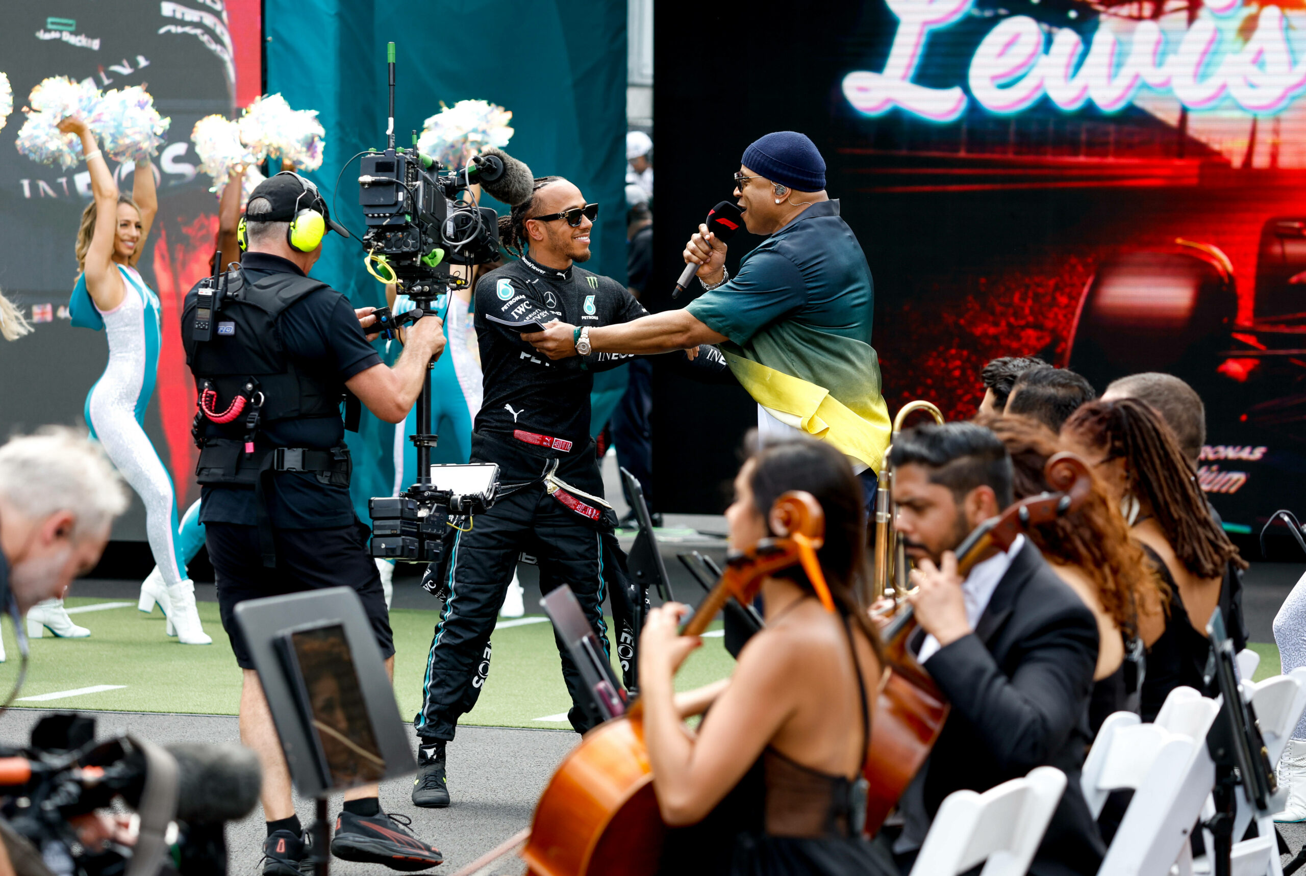 Lewis Hamilton schaut Rapper LL Cool J an