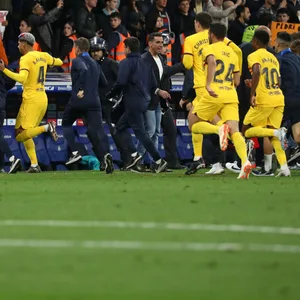 Barca Spieler flüchten in die Katakomben