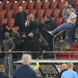 Ausschreitungen zwischen AZ und West Ham Fans