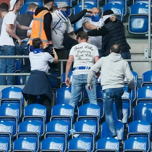 Schalke- und Frankfurt Fans prügeln sich