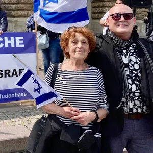 Mahnwache für Israel auf dem Hamburger Rathausmarkt