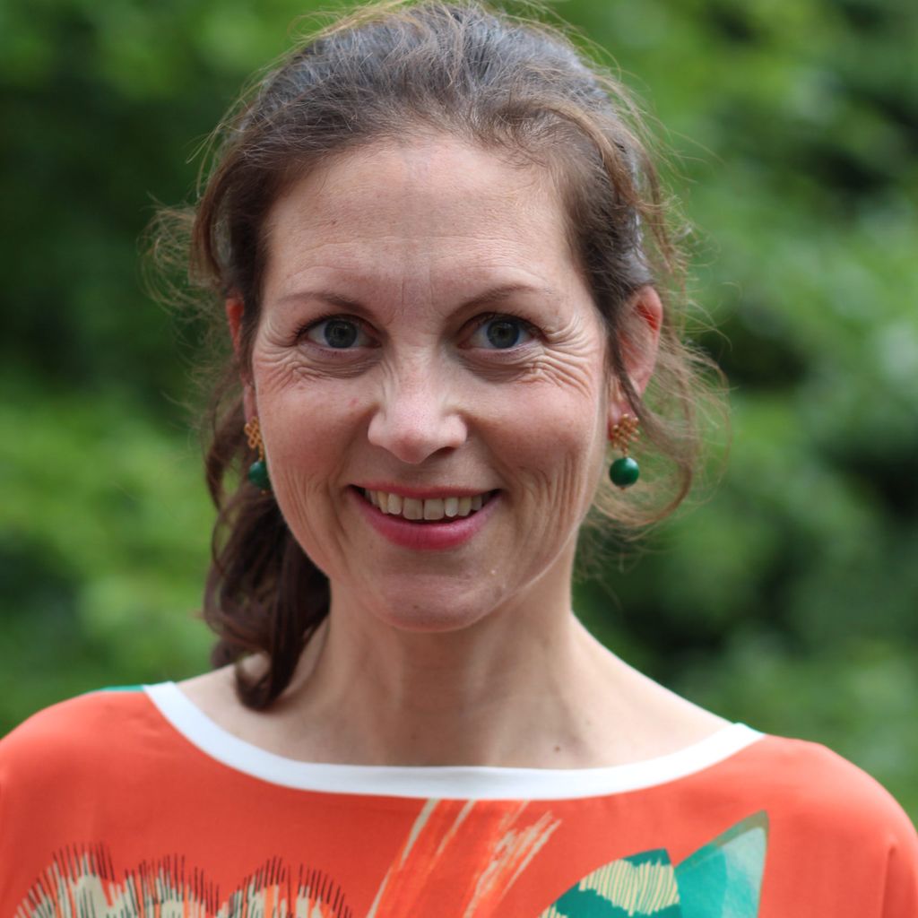 Verena Holler vom Verein „Smarter Start ab 14“. Die Rechtsanwältin hat selbst drei Kinder und wohnt mit ihrer Familie in Hamburg.