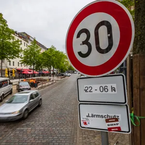 Tempo 30 nachts am Schulterblatt