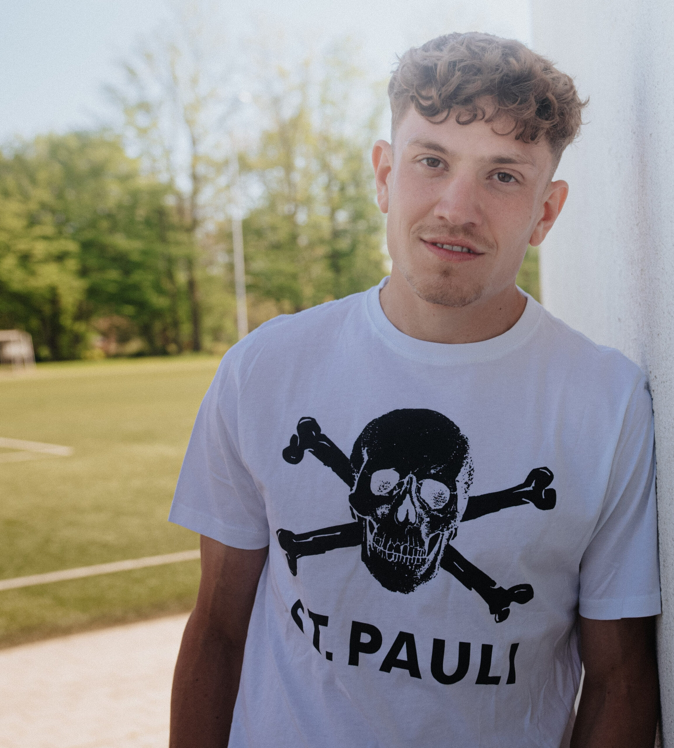 Philipp Treu mit St. Pauli-Shirt