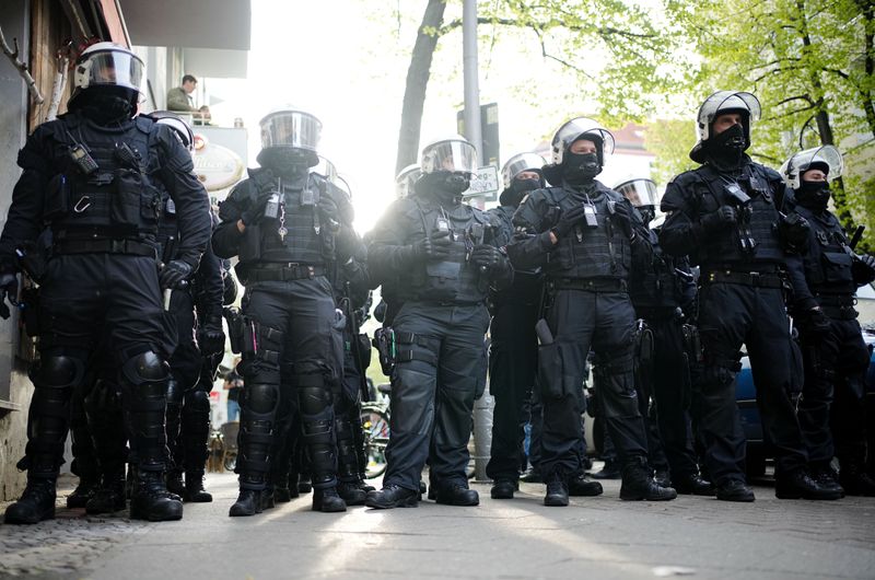 Polizisten am 1. Mai in Berlin.