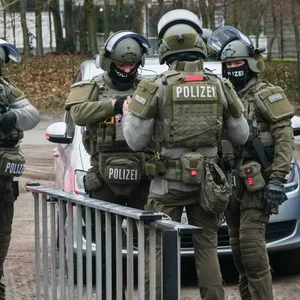 wegen angeblich erschossener Frau – SEK-Einsatz in Langenhorn und Norderstedt