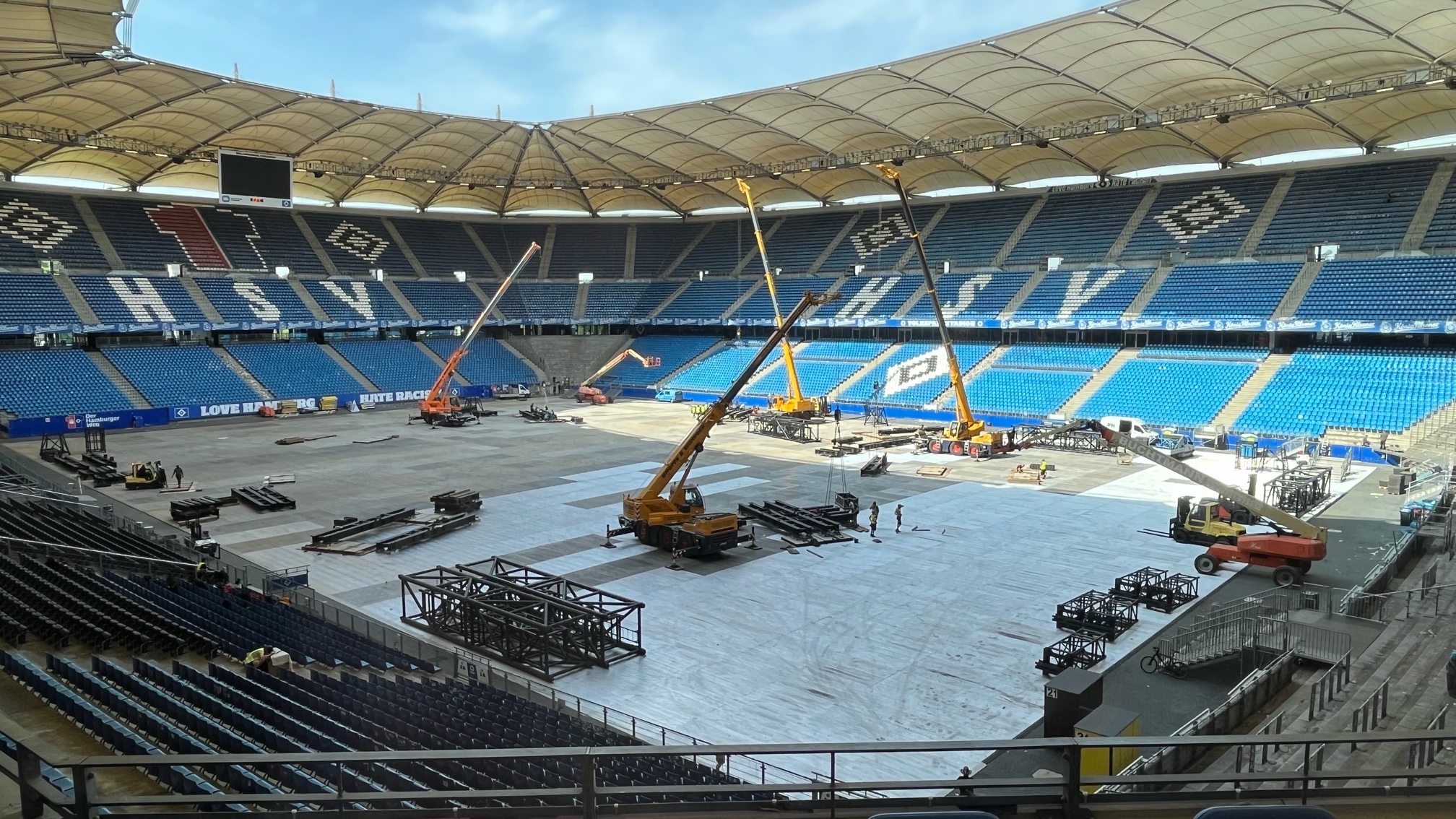 Wegen des Metallica-Konzerts wird das Volksparkstadion umgebaut.