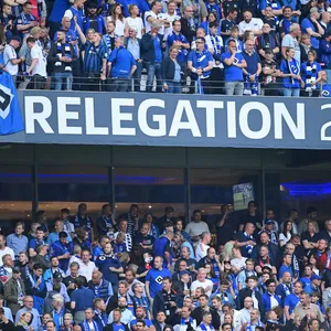Relegations-Banner im Volksparkstadion