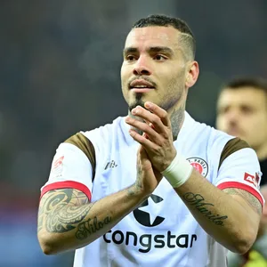 Vor seiner Verletzung feierte Maurides mit St. Pauli den Sieg beim SC Paderborn.