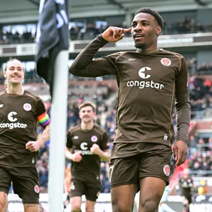 Oladapo Afolayan bejubelt ein Tor