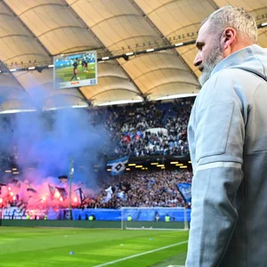Tim Walter vor HSV-Fans