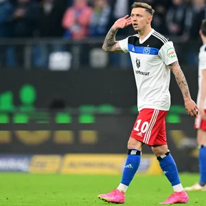 Sonny Kittel bejubelt sein Führungstor gegen Paderborn