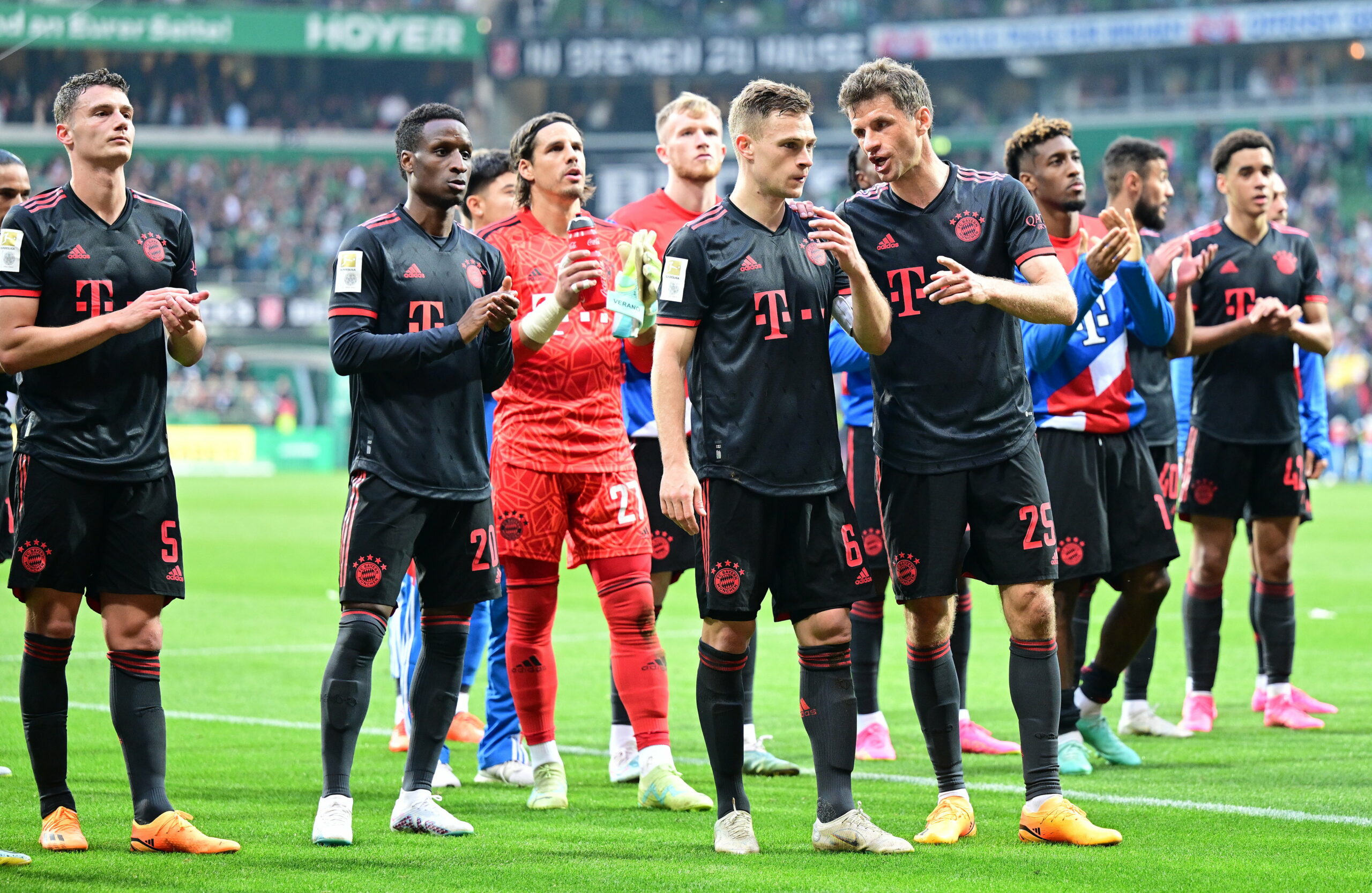 Die Bayern-Spieler nach dem Spiel in Bremen
