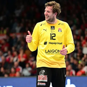 HSVH-Torwart Vortmann freut sich im Spiel gegen Wetzlar