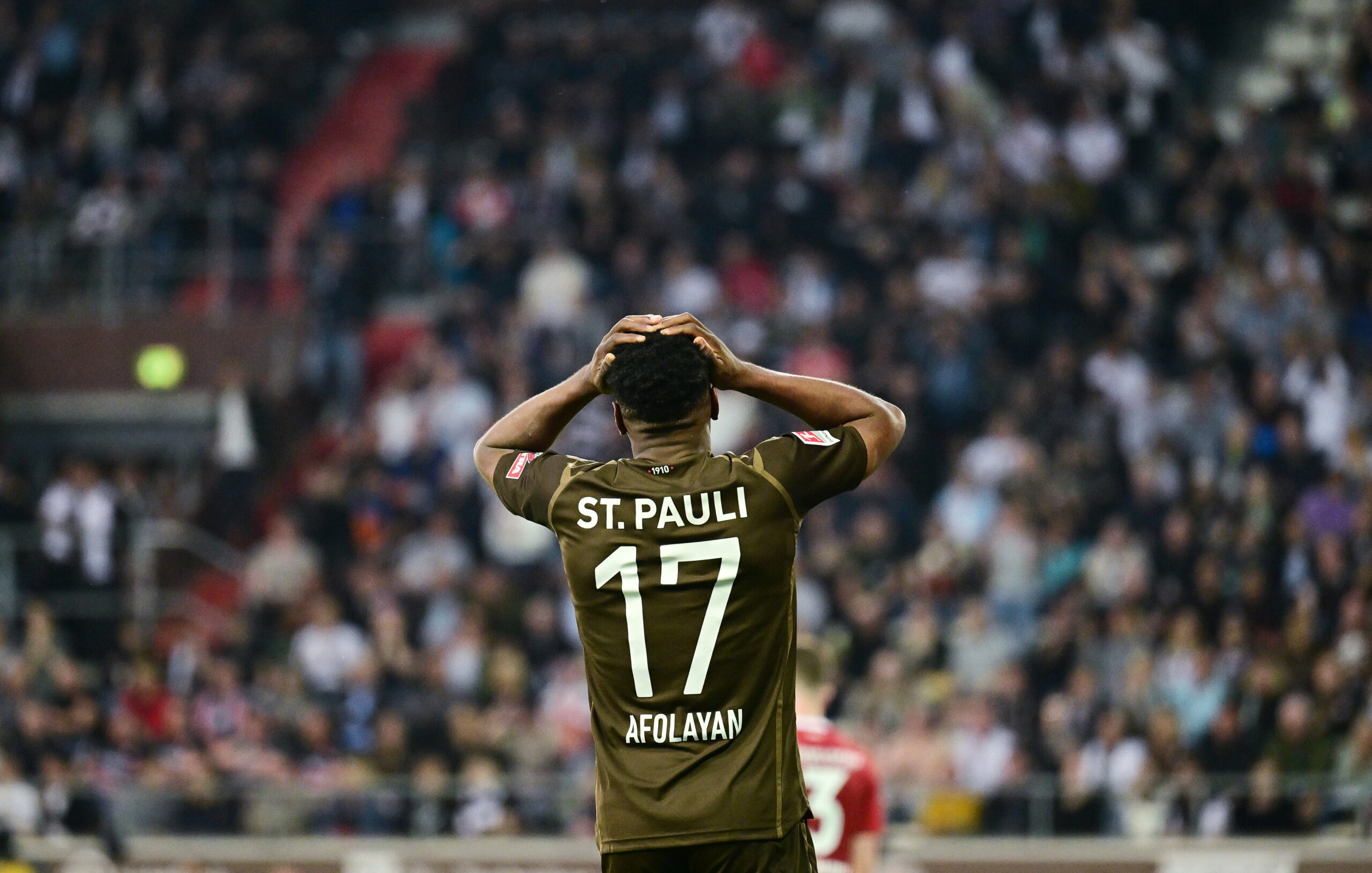 St. Paulis Oladapo Afolayan im Spiel gegen Düsseldorf