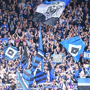 Schon beim Sieg in Regensburg waren viele HSV-Fans am Start.