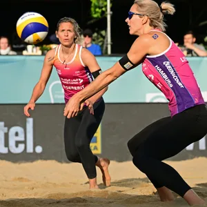 Laura Ludwig und Louisa Lippmann beim Beach-Event in Hamburg