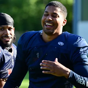 Sea-Devils-Quarterback Ceesay lacht im Training