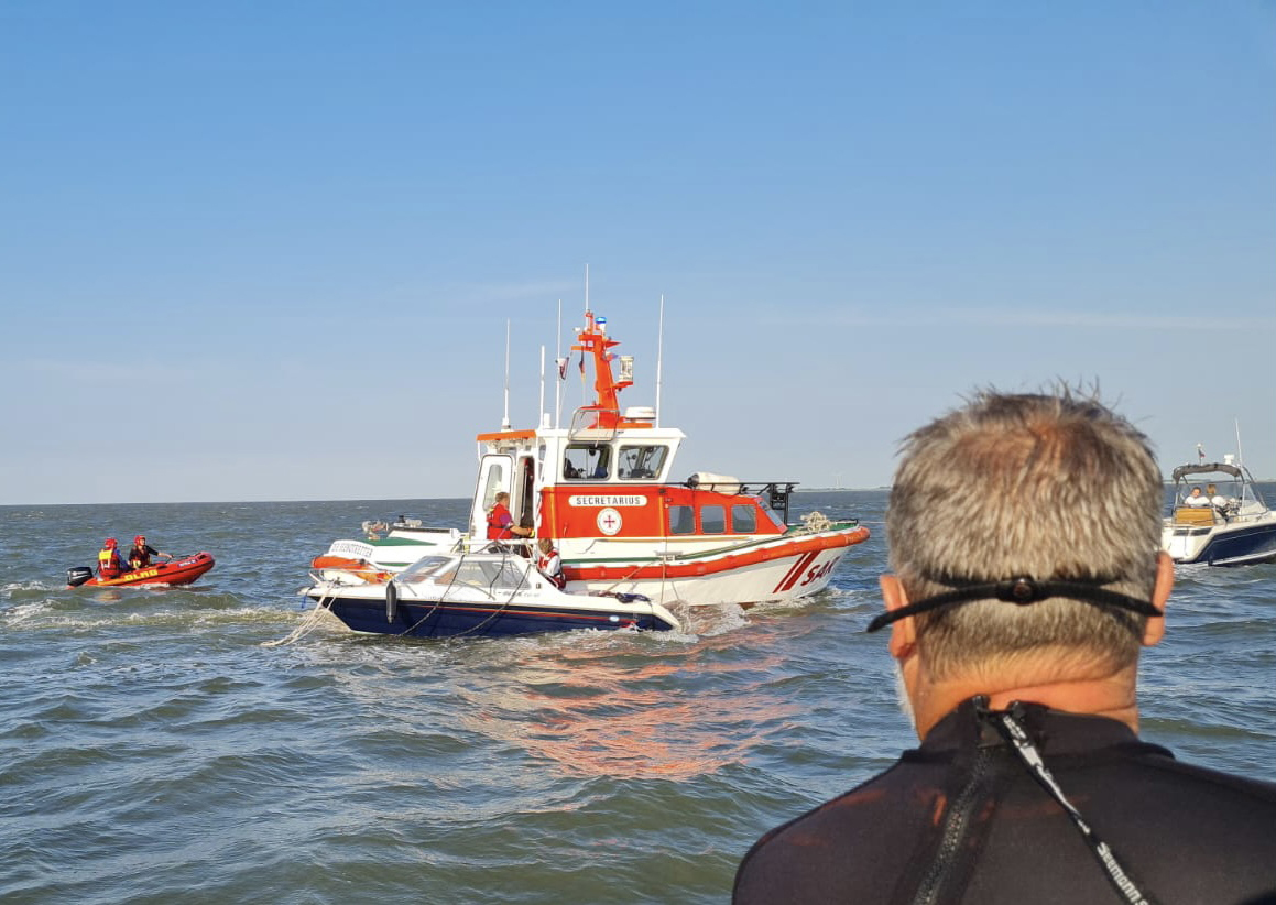 Einsatz für ein im Watt sinkendes Motorboot am 11. Juni 2023 zwischen Bensersiel und Langeoog