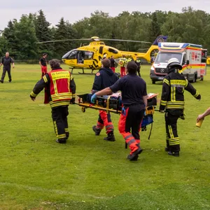 Insgesamt vier Rettungshubschrauber waren im Einsatz, um die schwer verletzten Kinder in umliegende Krankenhäuser zu bringen.