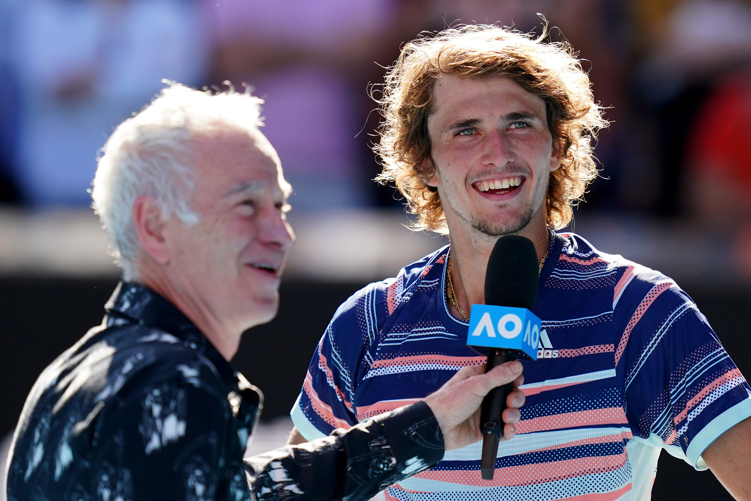 John McEnroe interviewt Alexander Zverev bei den Australien Open 2020.