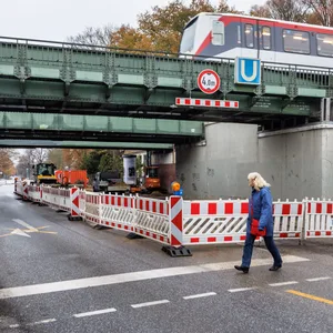 Aufnahme der Bahnbrücken an der Station Wandsbek-Gartenstadt.