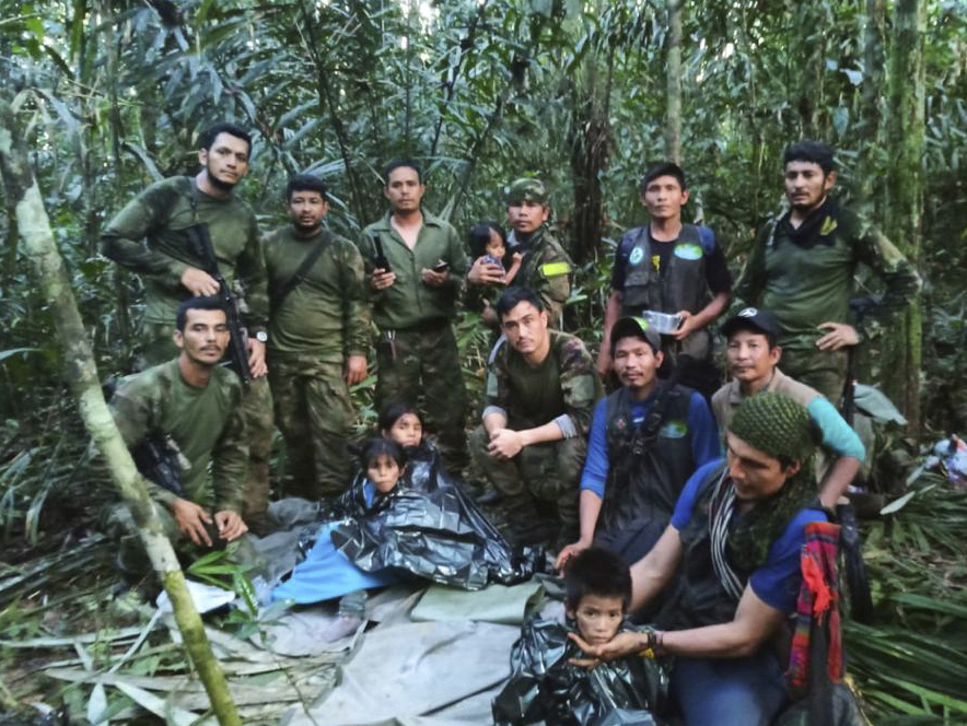 Kolumbien Kinder Soldaten Dschungel