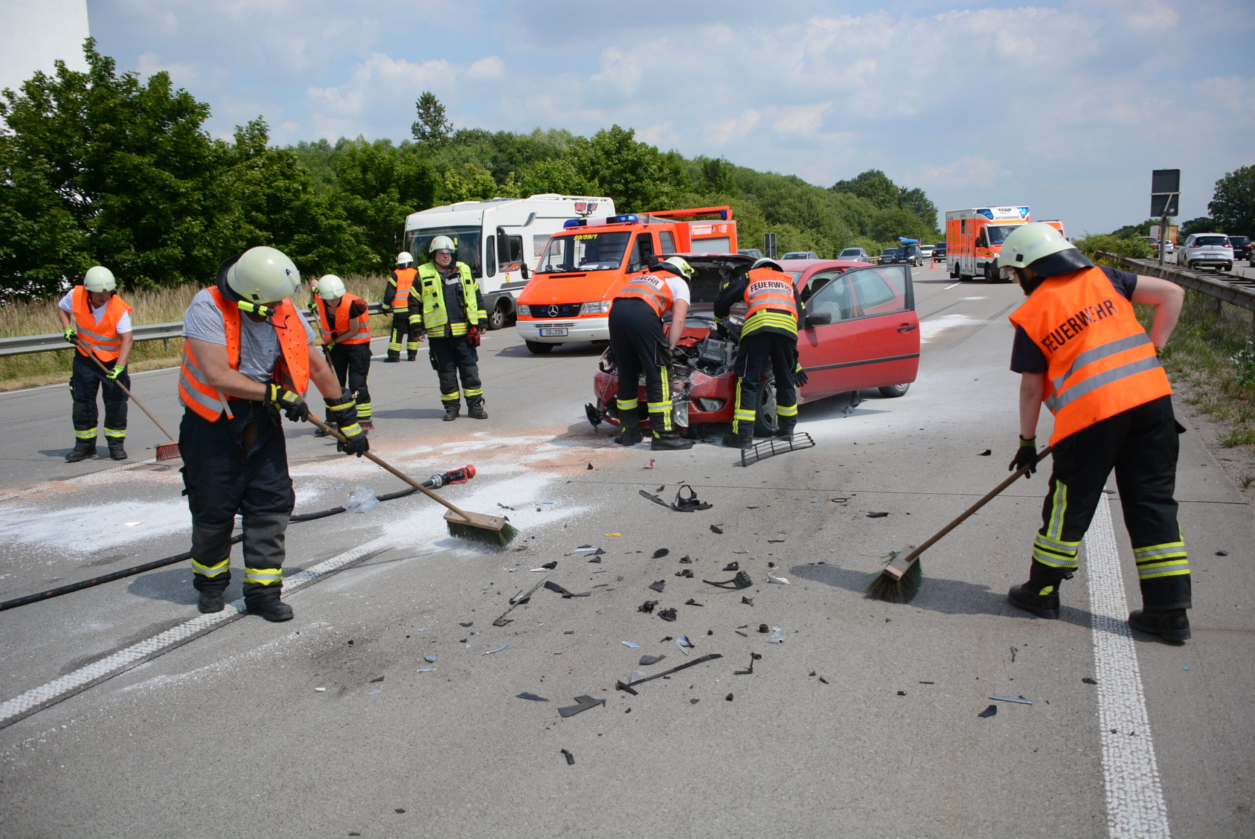 Nach Unfall auf A1 bei Hamburg – Stau in beide Richtungen