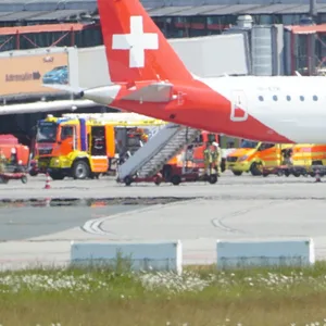 In der am Sonntag aus Zürich in Hamburg gelandeten Maschine sorgte ein Wecker für einen größeren Einsatz.