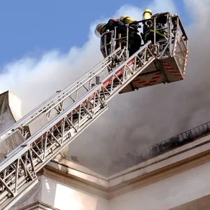 Handy settzt Wohung in Wilhelmsburg in Brand – sechs Verletzte