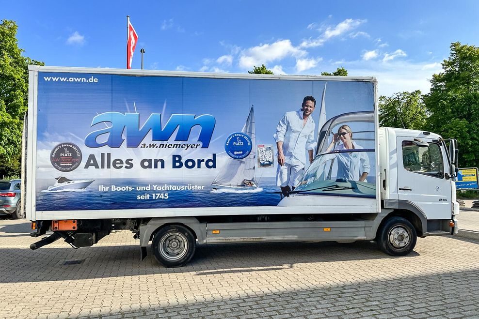 Mercedes-Transporter von AWN