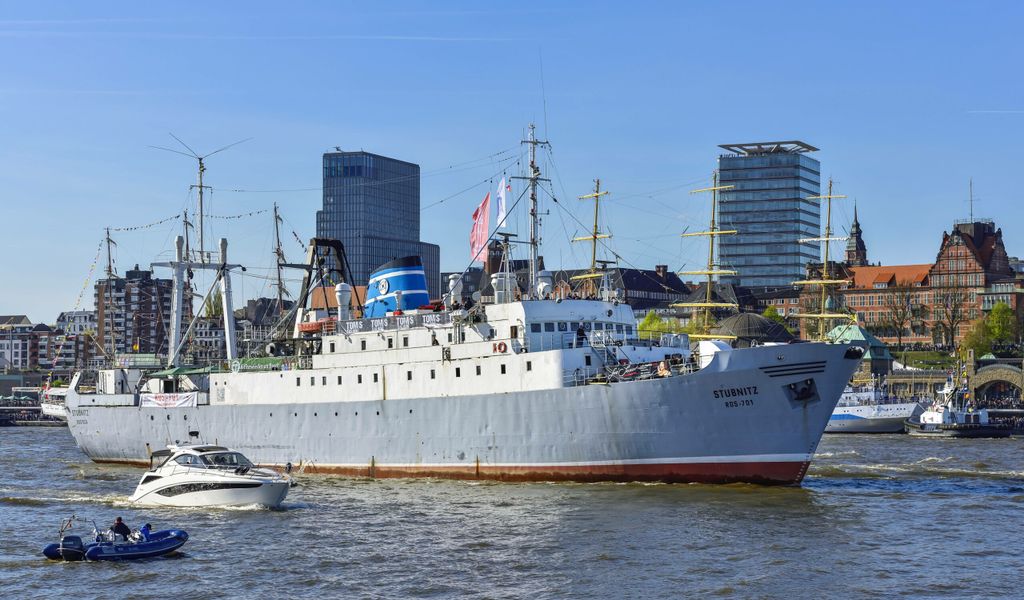 SPD and Greens Rally to Save Party Ship ‘MS Stubnitz’ with Hamburg Restructuring Fund