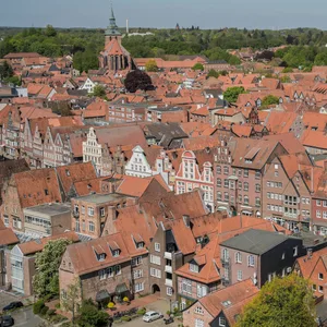 „Trendwende“: In Niedersachsen – hier im Bild: Lüneburg – sinken die Preise für Immobilien im Durchschnitt wieder (Symbolbild).
