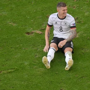 Toni Kroos lacht