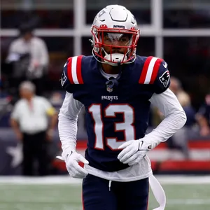New-England-Patrios-Profi Jones läuft über den Platz gegen die Colts