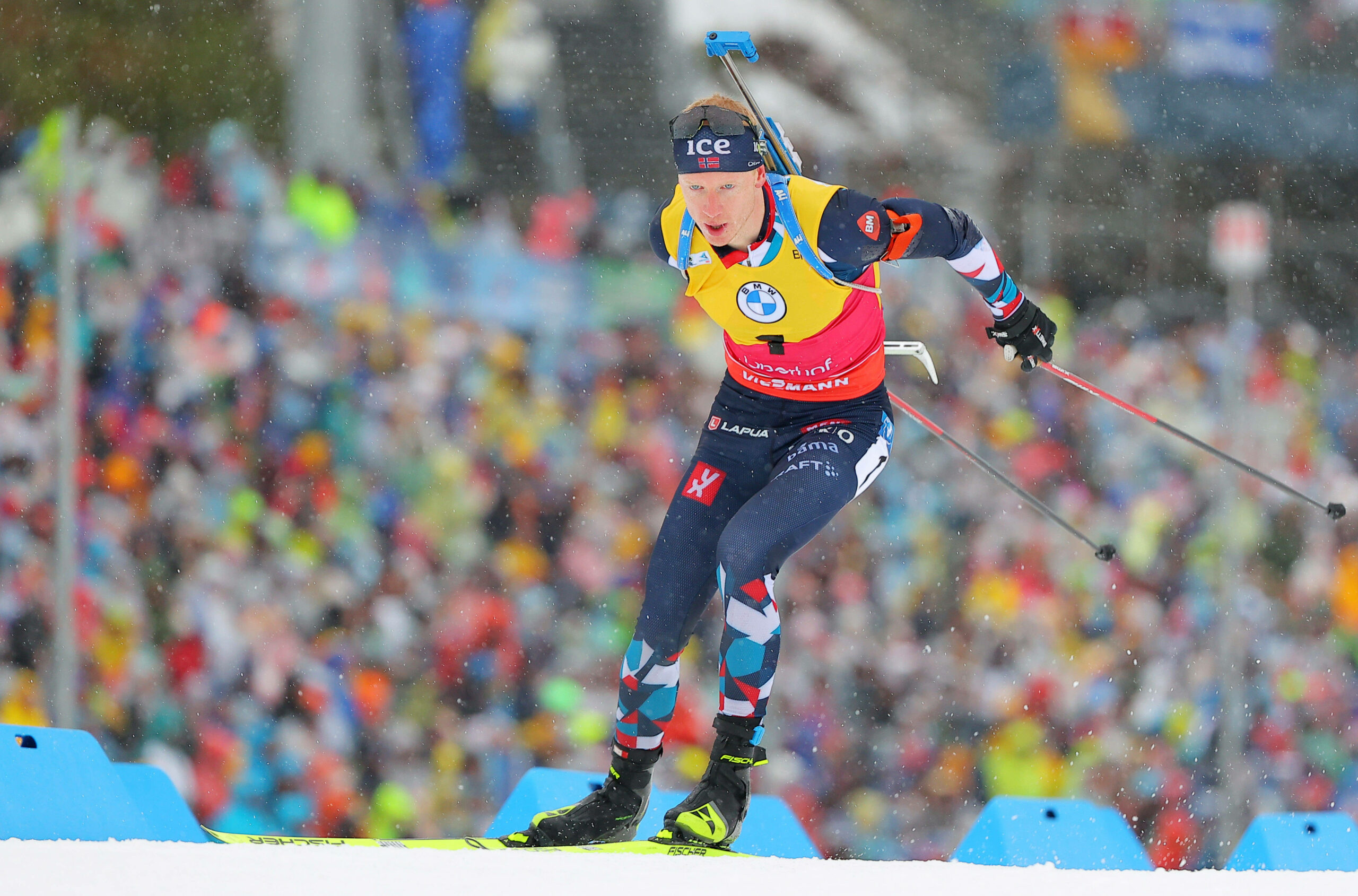 Johannes Thingnes Bö auf der Biathlon-Strecke