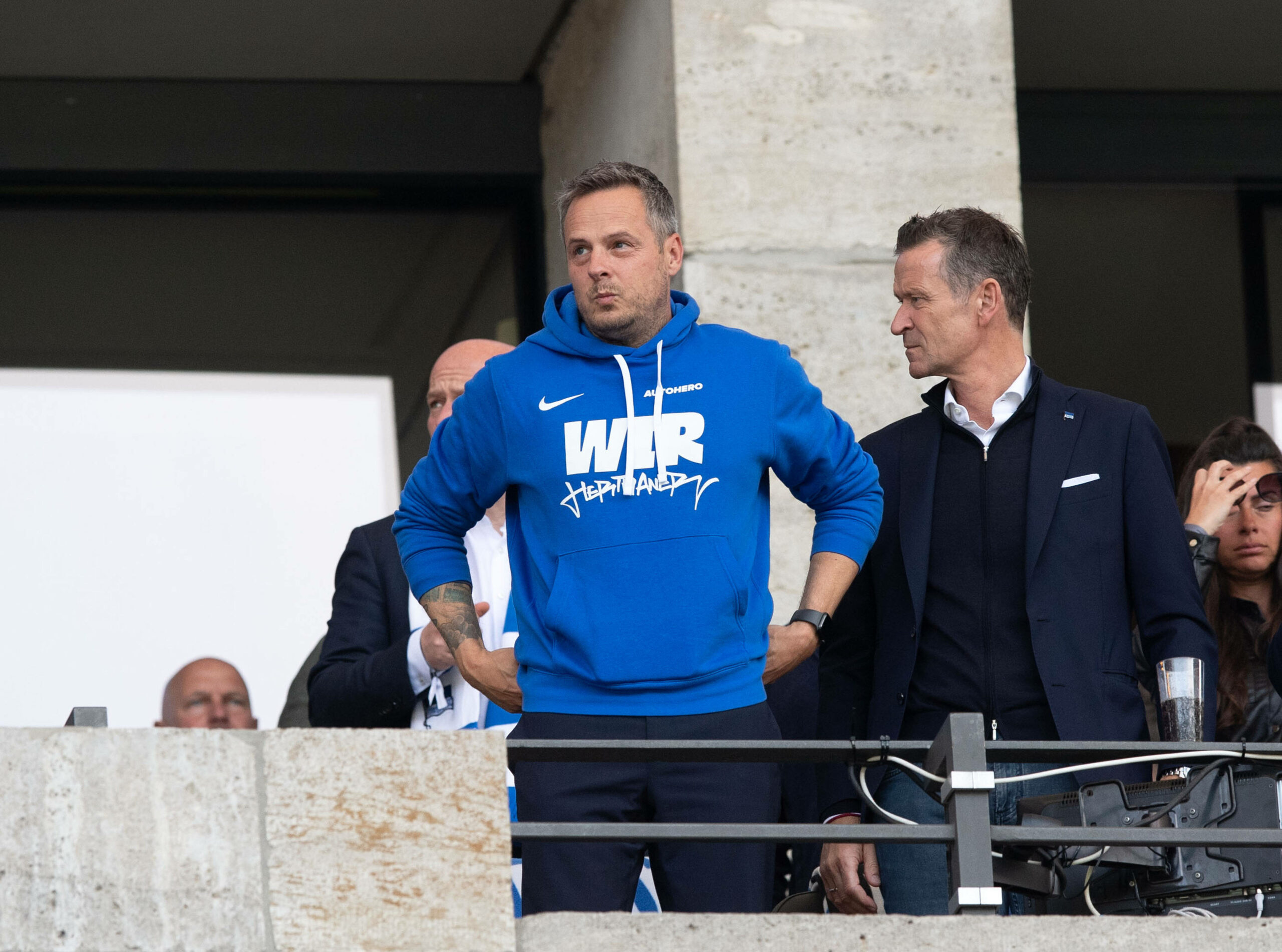 Kay Bernstein auf der Tribüne im Olympiastadion in Berlin.