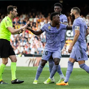 Vinicius Junior wird im Spiel von Fans des FC Valencia rassistisch beleidigt.