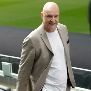 Frank Buschmann auf der Tribüne