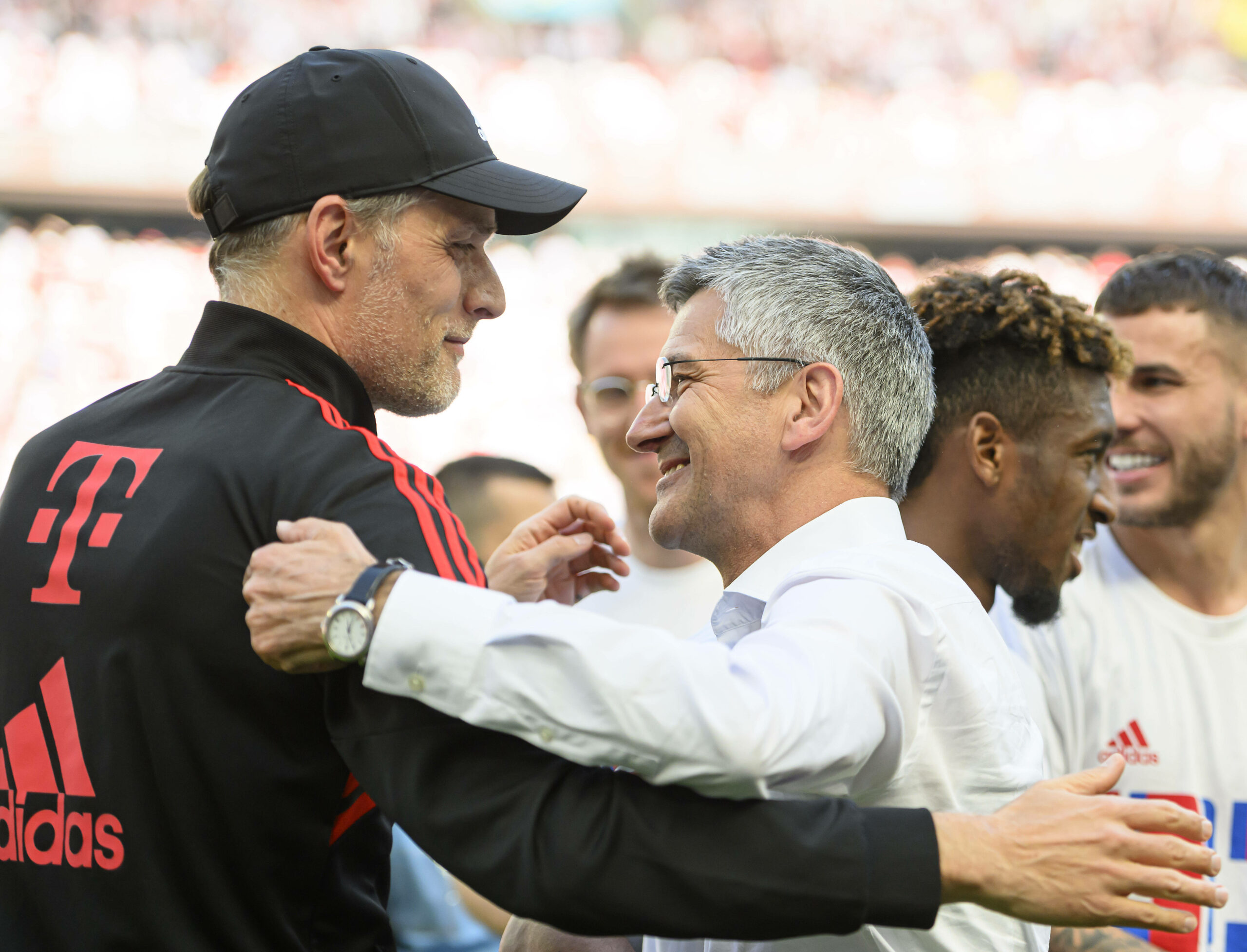 Trainer Thomas Tuchel zusammen mit Präsident Herbert Hainer.