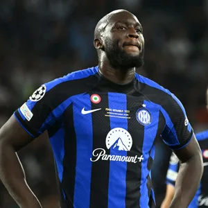 Romelu Lukaku auf dem Feld nach dem verlorenen Champions League Finals von Inter Mailand gegen Manchester City