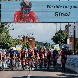 Die Fahrer der Tour des Suisse auf der sechsten Etappe