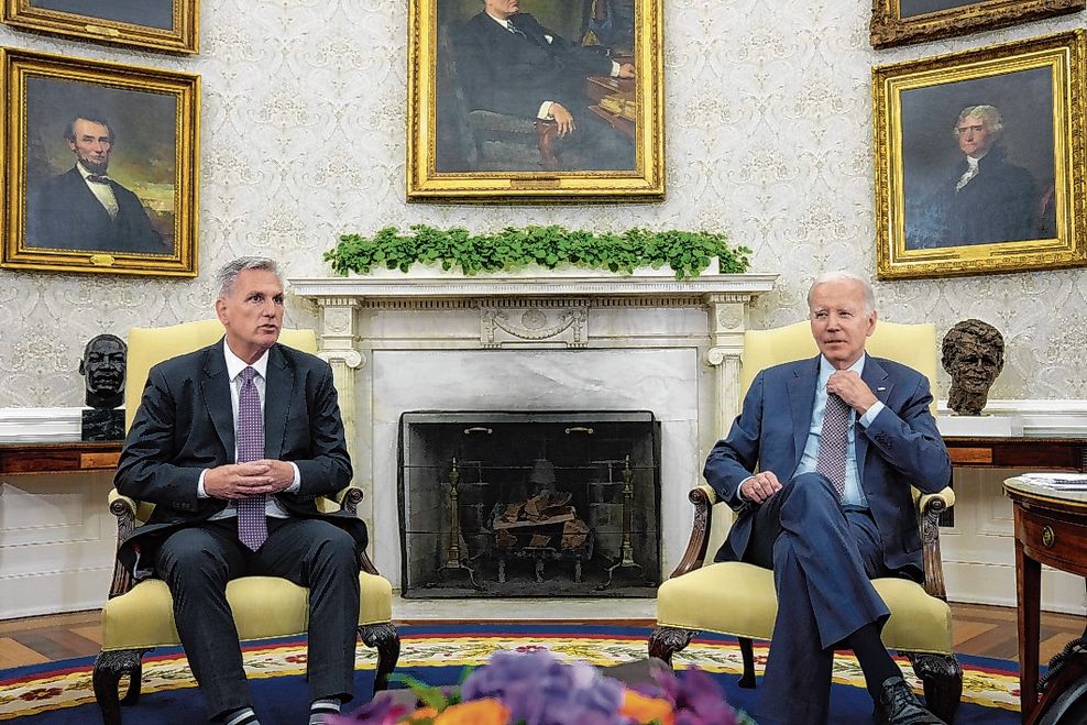 Joe Biden (r.) im Gespräch mit dem Republikaner Kevin McCarthy, Sprecher des Repräsentantenhauses
