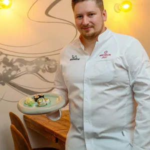 Sternekoch Stefan Fäth hat der MOPO seine liebsten Sushi-Restaurants verraten – und einen Lieferdienst.