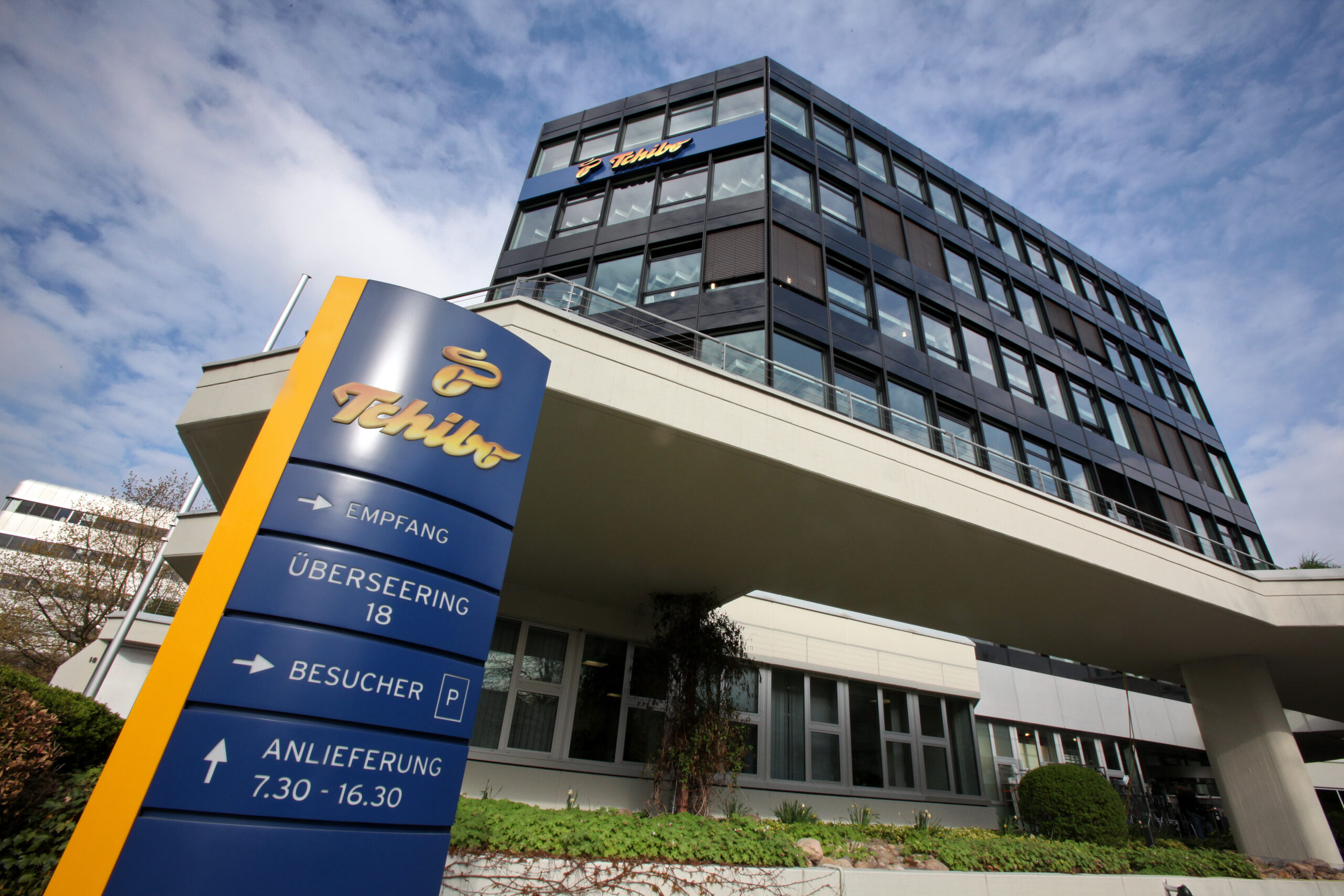 Die Hauptniederlassung von Tchibo und der Tchibo-Holding Maxingvest AG in Winterhude (Archivbild).