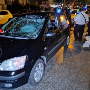 Bei einer Kollision am Freitagabend ist eine Radfahrerin verletzt worden: Sie soll dem Hyundai die Vorfahrt genommen haben.